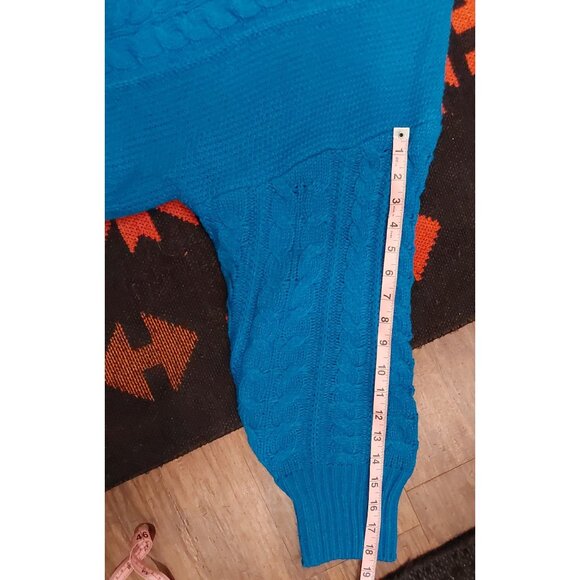 NEW HIPPIE ROSE Women's Oversized Cropped Cobalt Blue Cable Knit Sweater. XL - Picture 8 of 11